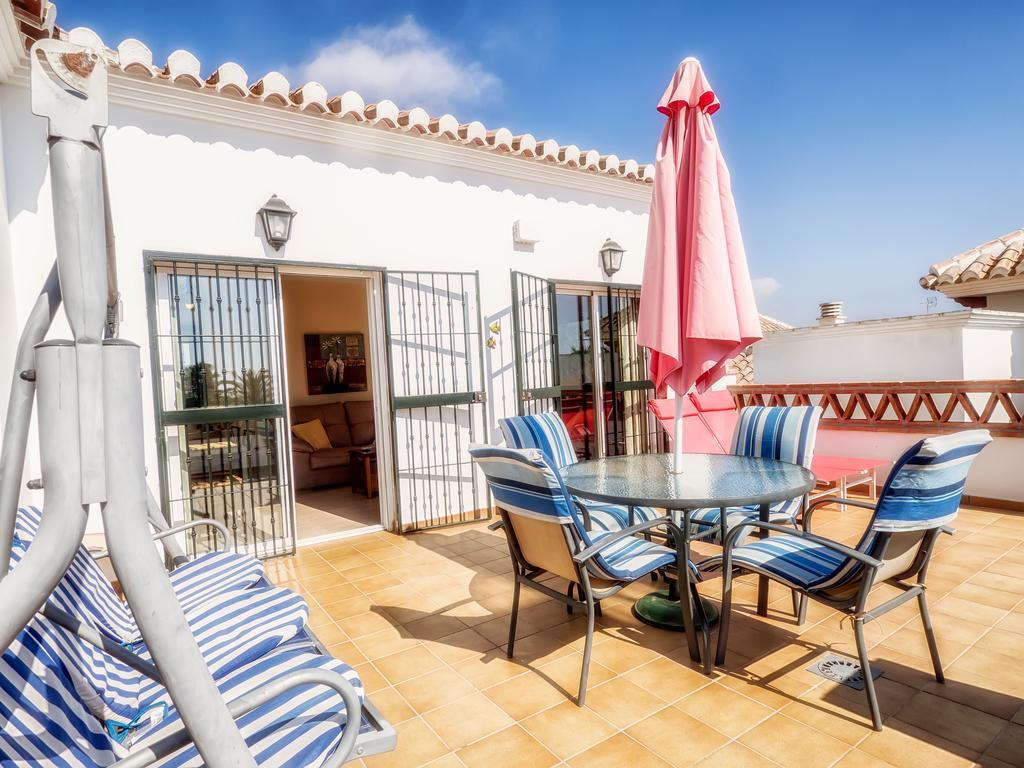 Apartamentos Chimenea 内尔哈 外观 照片